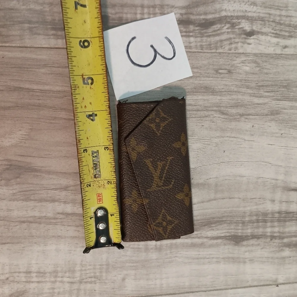 Louis Vuitton Amiet Monogram Signature Design LV Logo 4 Key Holder
